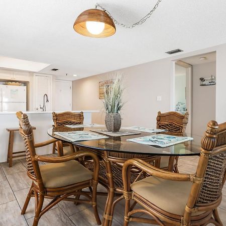 401 Beach Place Condos St. Pete Beach Bagian luar foto