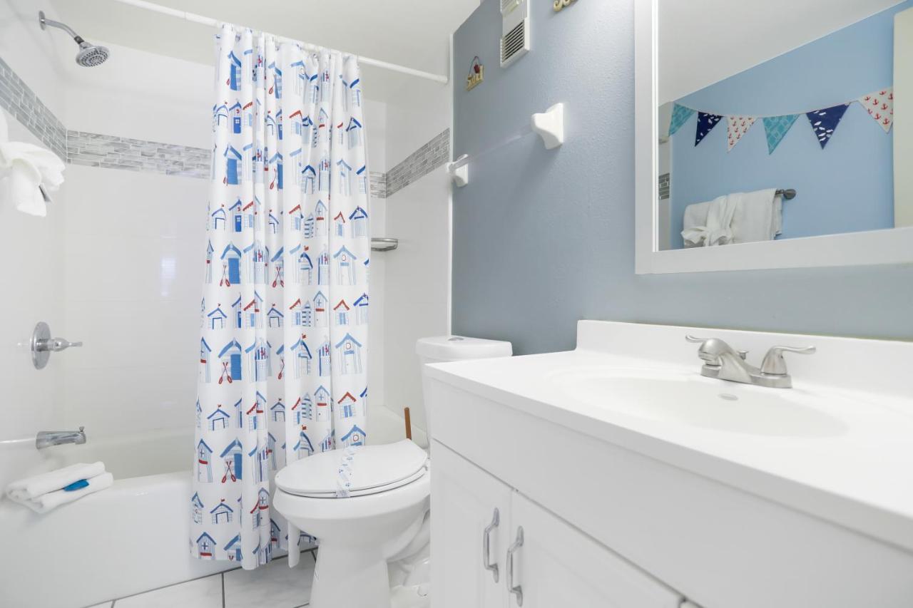 401 Beach Place Condos St. Pete Beach Bagian luar foto