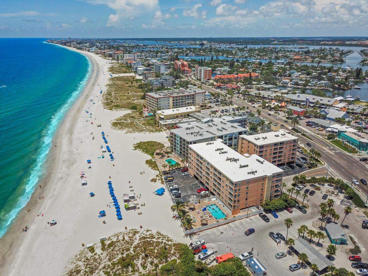 401 Beach Place Condos St. Pete Beach Bagian luar foto